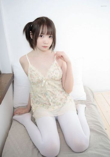 反手摸胸